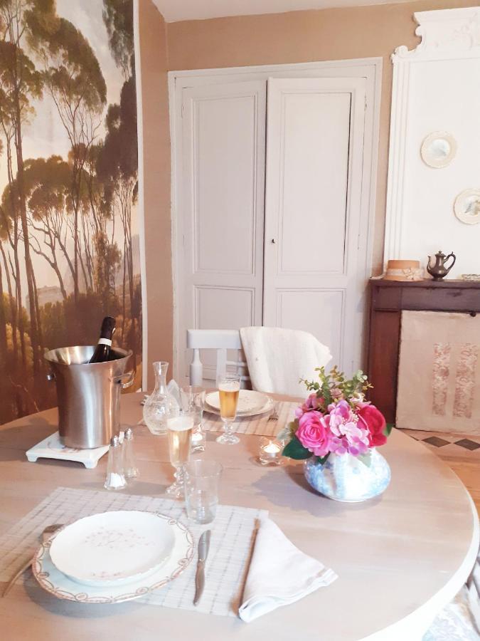 Logis Des Lugats, Gite De Charme La Réole Eksteriør billede